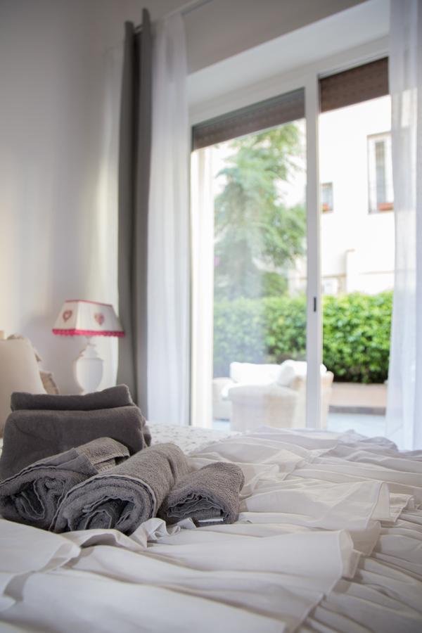 B&B La Piazzetta Delle Regine โรม ภายนอก รูปภาพ
