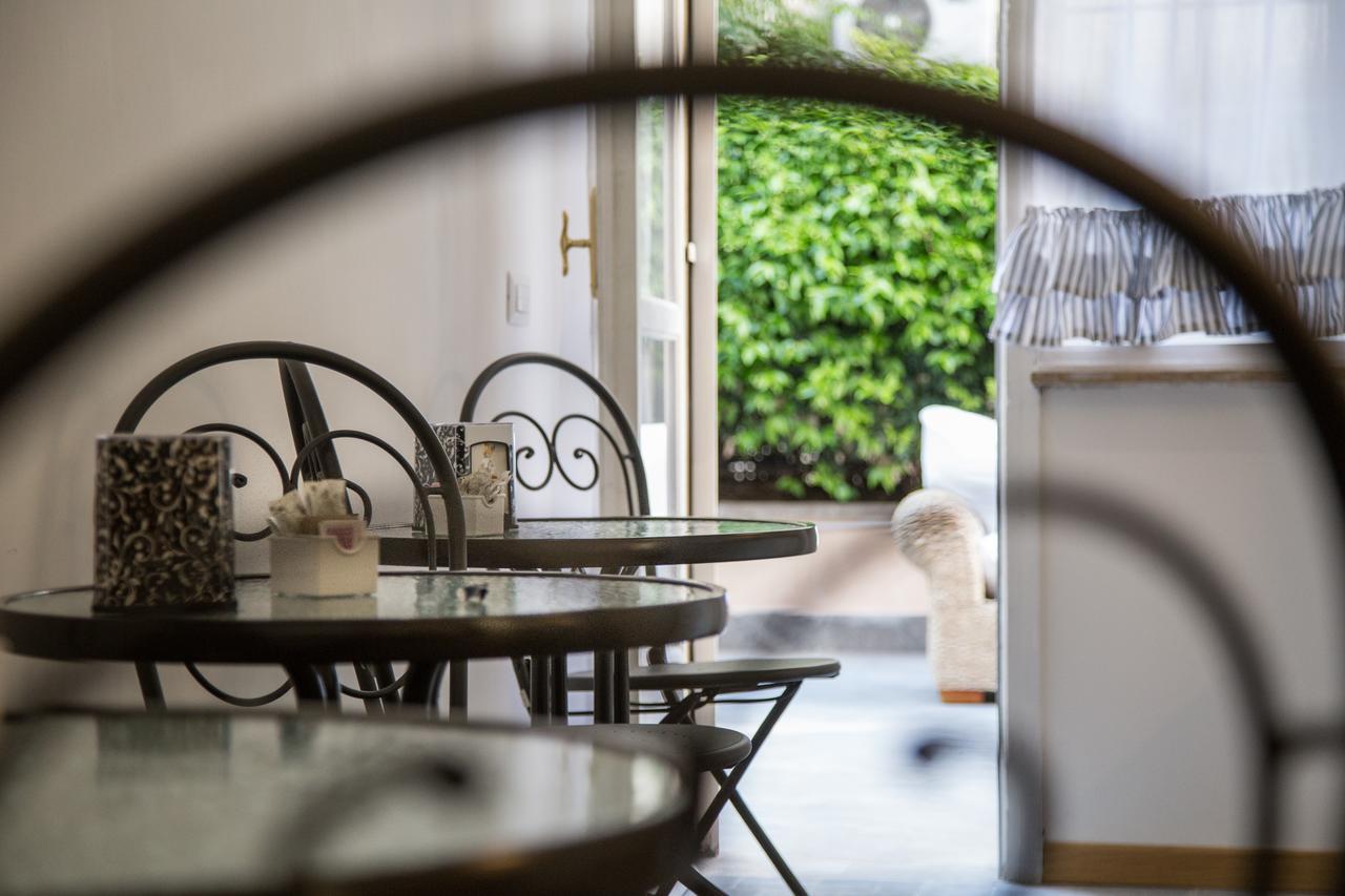 B&B La Piazzetta Delle Regine โรม ภายนอก รูปภาพ