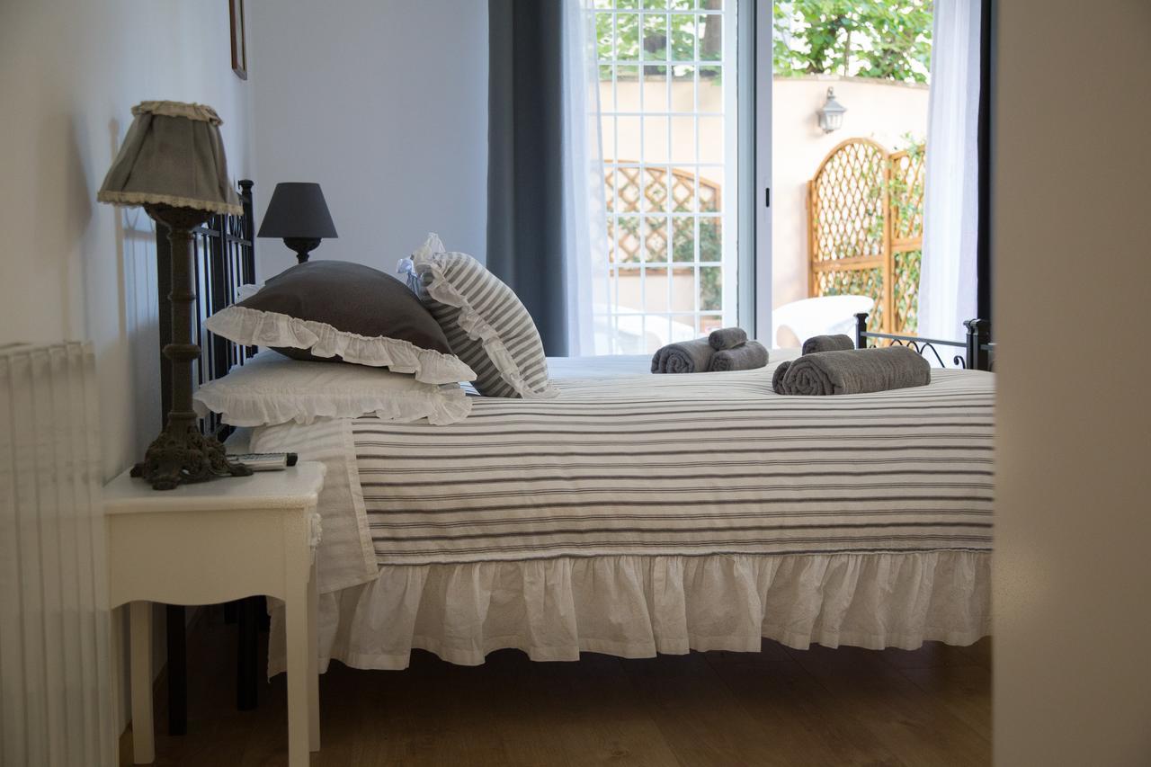 B&B La Piazzetta Delle Regine โรม ภายนอก รูปภาพ
