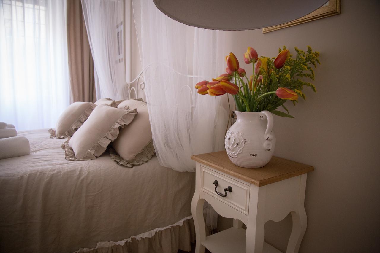 B&B La Piazzetta Delle Regine โรม ภายนอก รูปภาพ