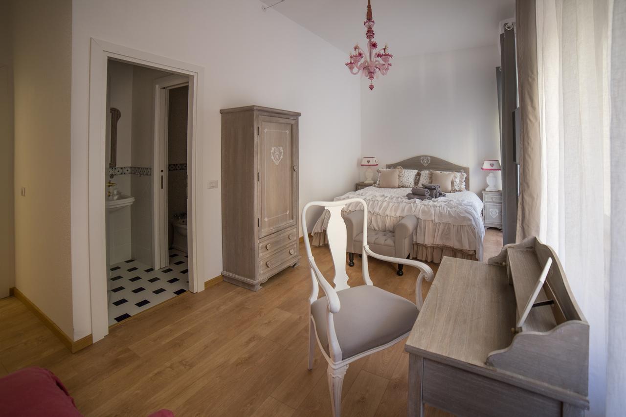 B&B La Piazzetta Delle Regine โรม ภายนอก รูปภาพ