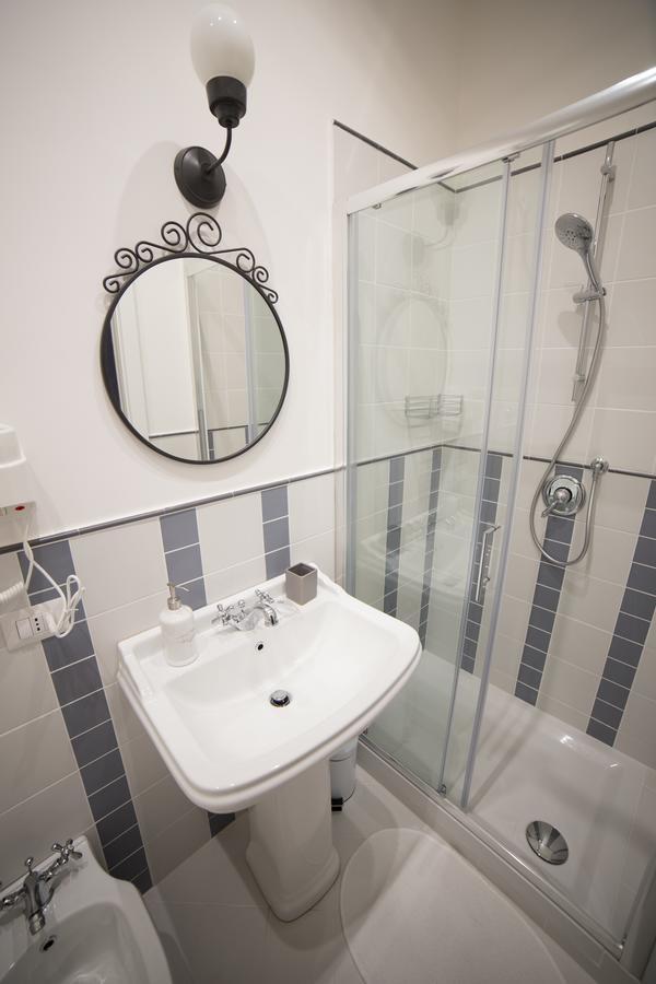 B&B La Piazzetta Delle Regine โรม ภายนอก รูปภาพ