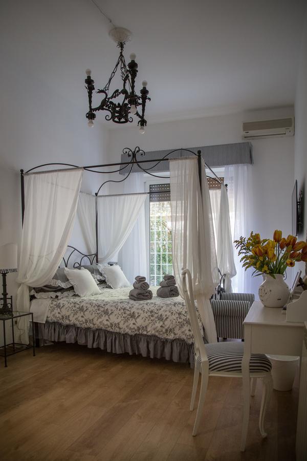 B&B La Piazzetta Delle Regine โรม ภายนอก รูปภาพ
