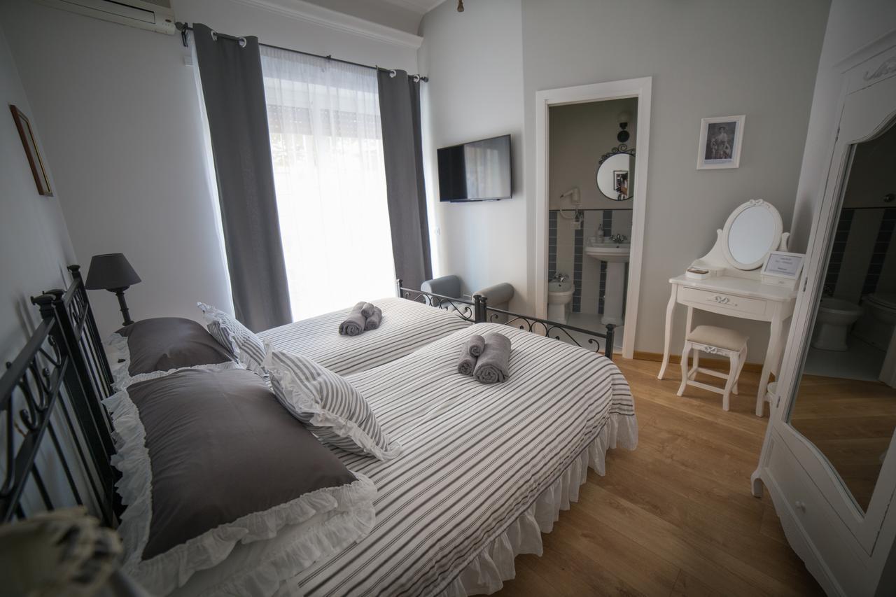 B&B La Piazzetta Delle Regine โรม ภายนอก รูปภาพ