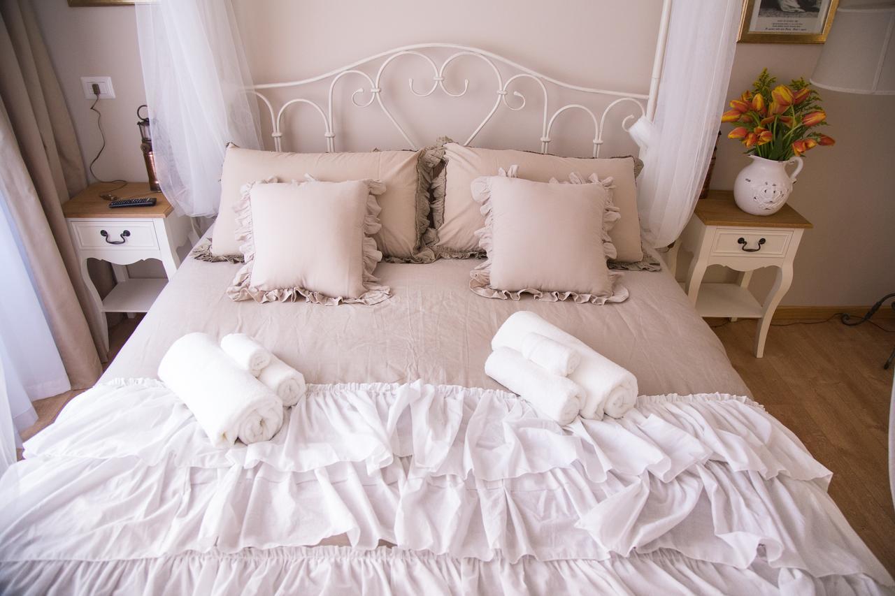 B&B La Piazzetta Delle Regine โรม ภายนอก รูปภาพ